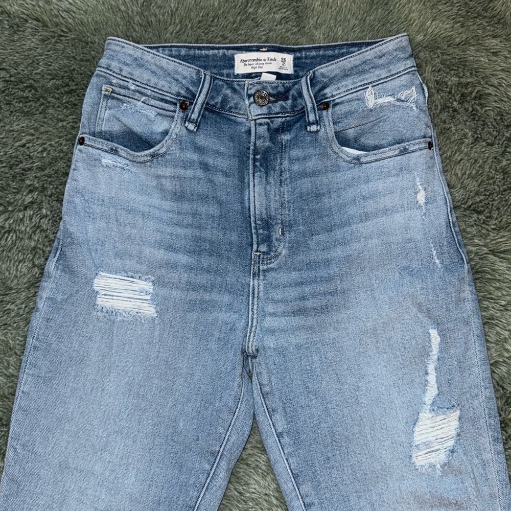 Abercrombie & Fitch Curve Love - The Super Skinny Ankle High Rise